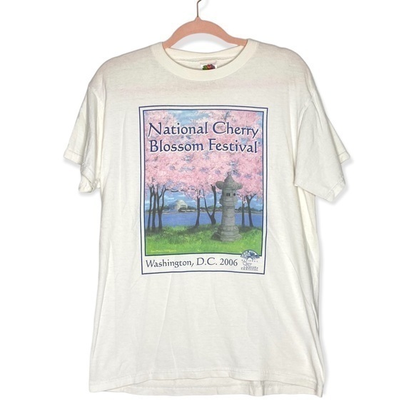 Vintage Tops - 2006 National Cherry Blossom Festival Washington DC commemorative graphic tee